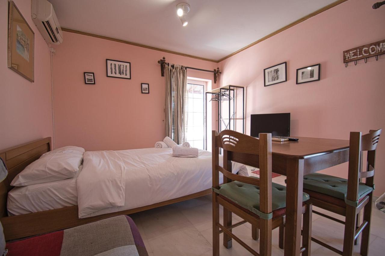 Tiny Studio Marousi Area Apartamento Atenas Exterior foto